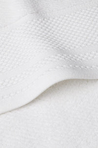 Texere 100% Organic Cotton Rice Weave Towel Set Fishers Finery Bright White 2 Bath Towels Close Up Detail of Fabric and Trim