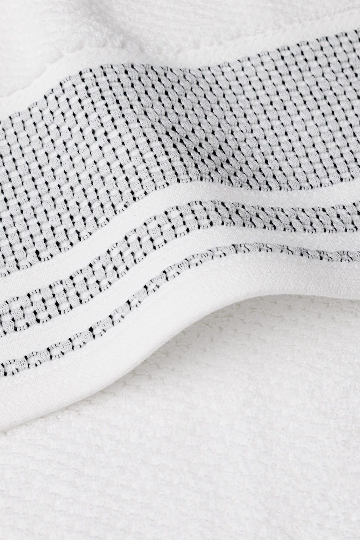 Texere 100% Organic Cotton Rice Weave Towel Set Fishers Finery Bright White with Black Boarder 2 Bath Towels Close Up Detail of Fabric and Trim