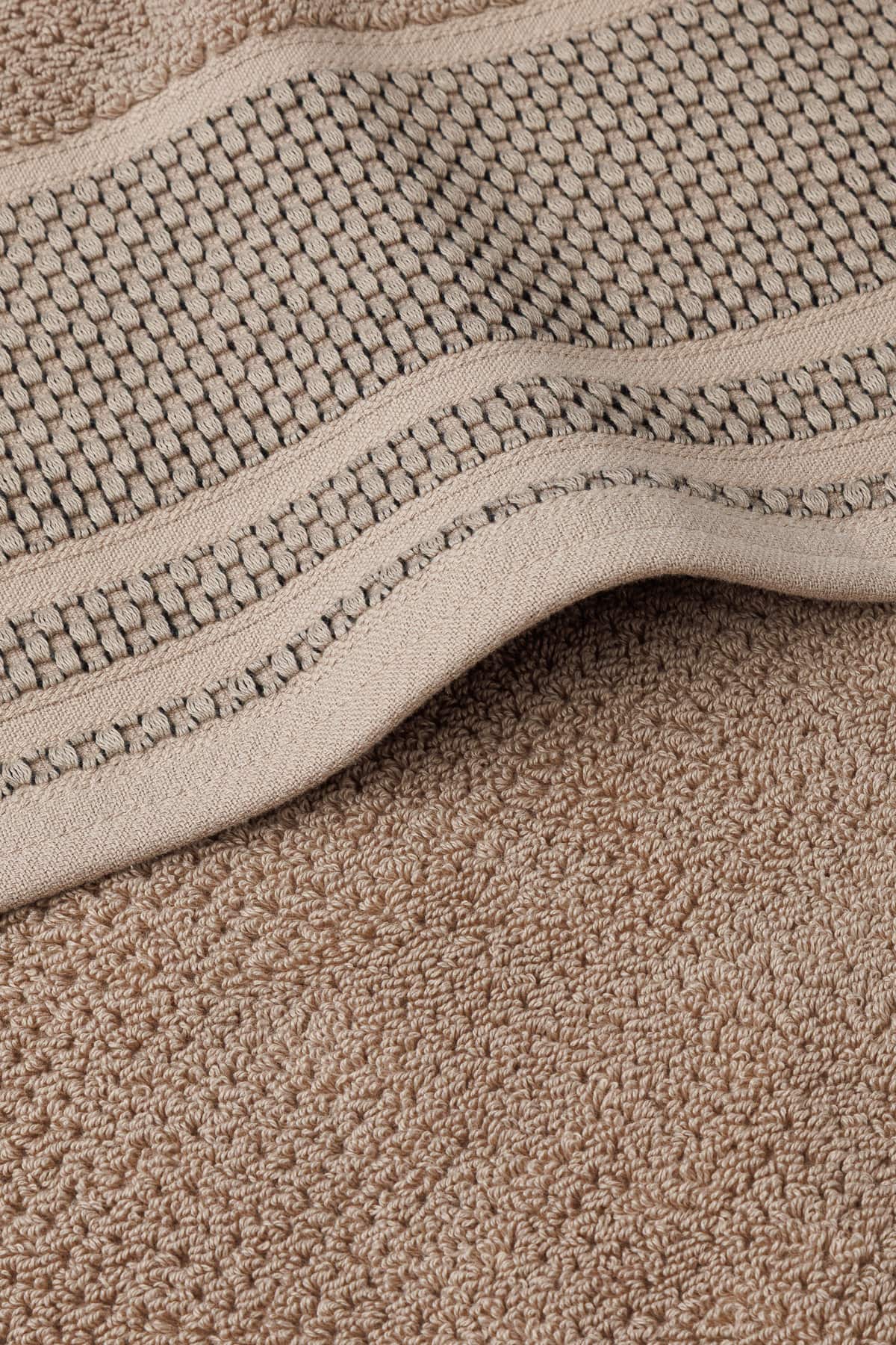 Texere 100% Organic Cotton Rice Weave Towel Set Fishers Finery Oxford Tan 2 Bath Towels Close Up Detail of Fabric and Trim