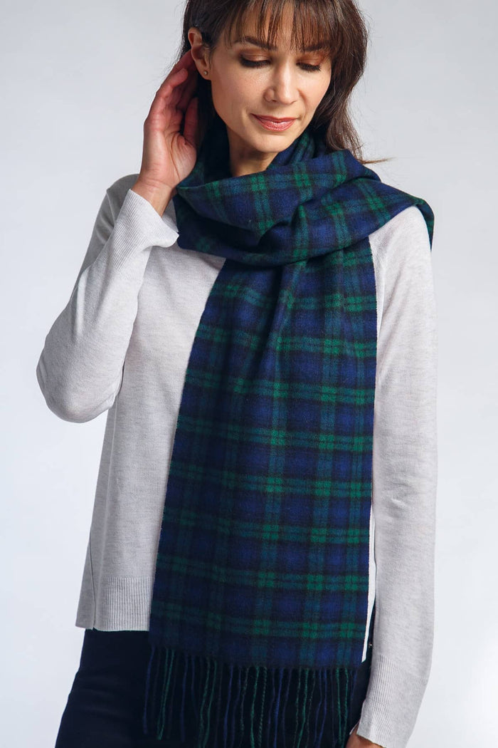 Women's Classic 100% Pure Cashmere Scarf Womens>Accessories>Scarf Fishers Finery Blue Green Plaid One Size 